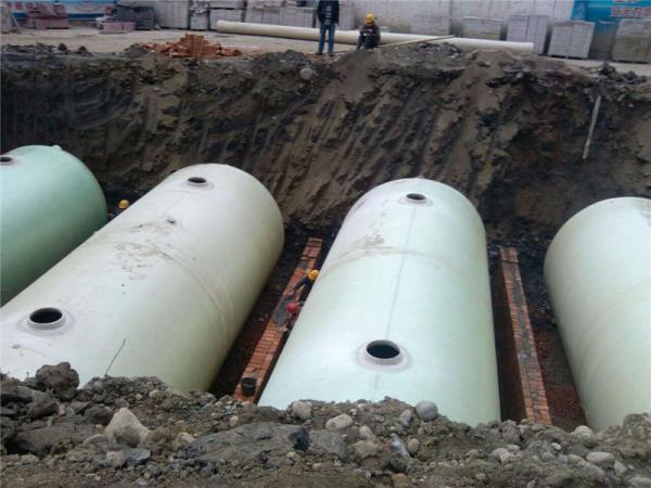 玻璃鋼化糞池安裝現(xiàn)場(chǎng)